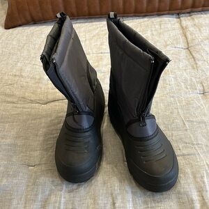 Like New Boys Snowboots